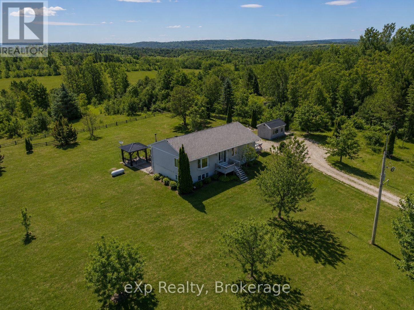 Property Photo: 585206 10A Sideroad ON N0C 1H0