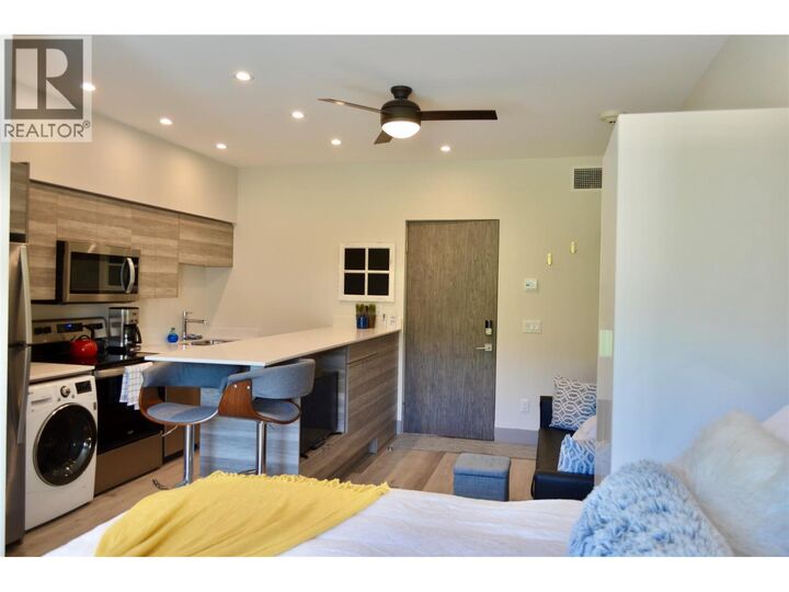2555 Lakeshore Road 221 — photo 1