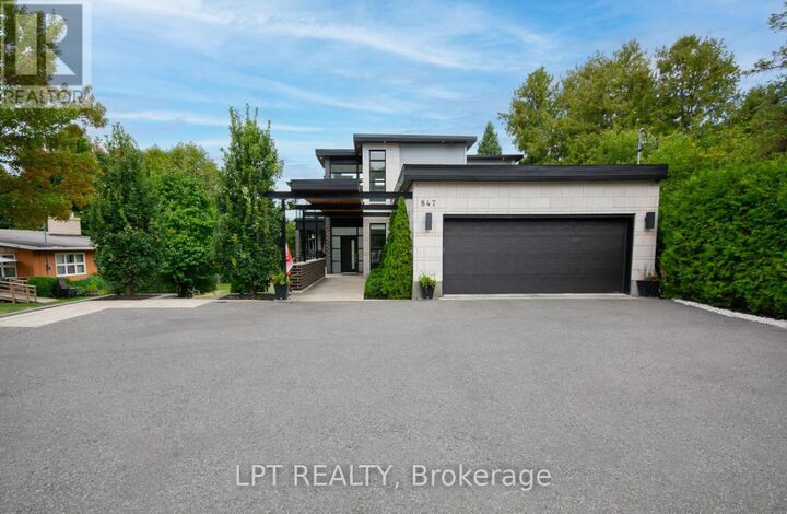 Property Photo:  847 Walkley Road  ON K1V 6R6 