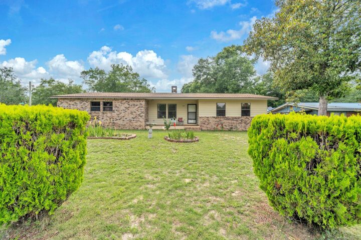 Property Photo:  420 Bullock Boulevard  FL 32578 