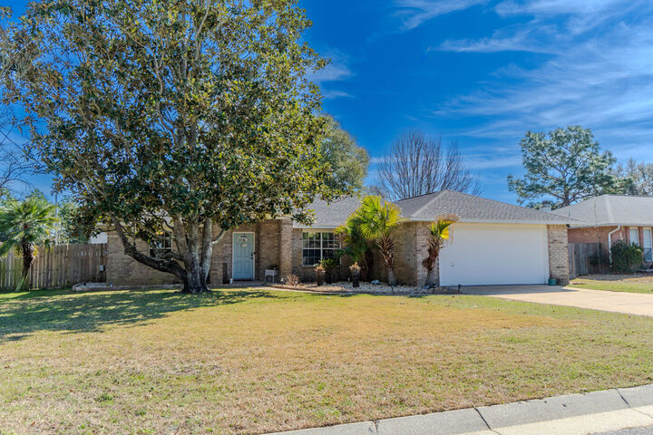 Property Photo:  2748 Copper Reef Drive  FL 32566 