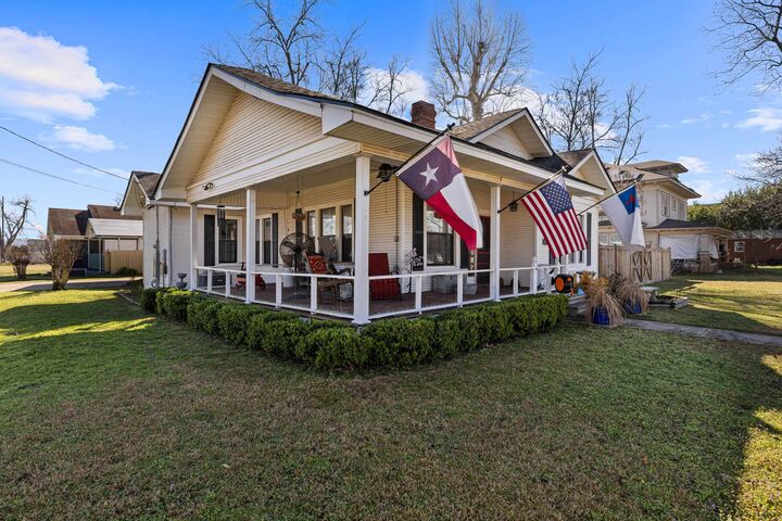 Property Photo: 217 N Montgomery St. TX 75644