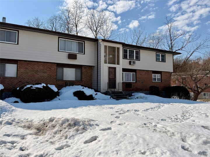 Property Photo:  606 Parr Meadow Drive 6F  NY 12550 