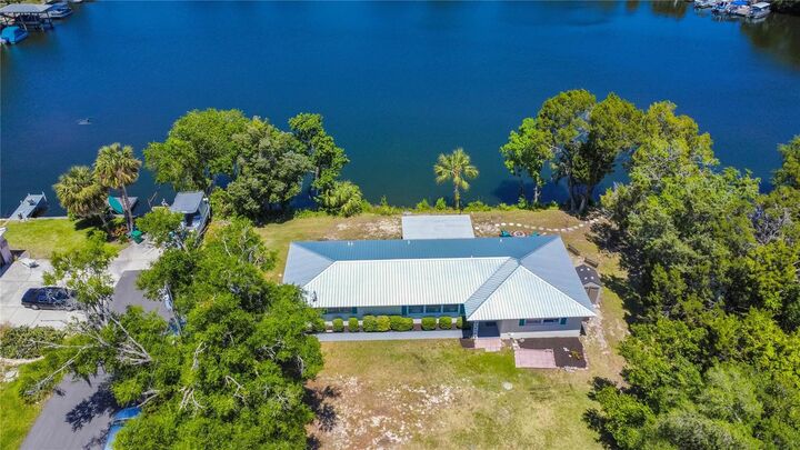 Property Photo: 3861 N Ringdove Point FL 34428