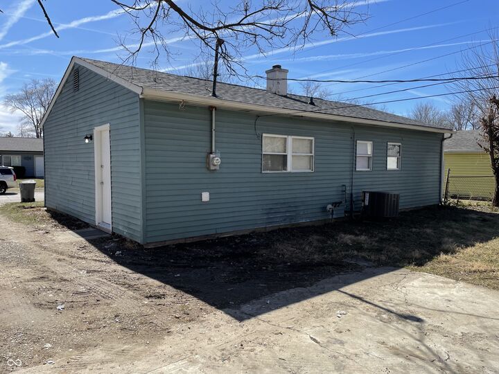 Property Photo: 8246 E 41st Place IN 46226