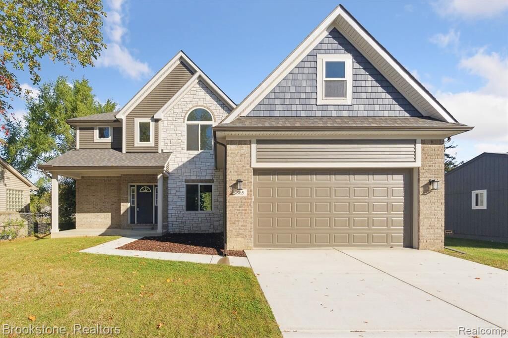 Property Photo:  365 Hartland Dr  MI 48083 5013 