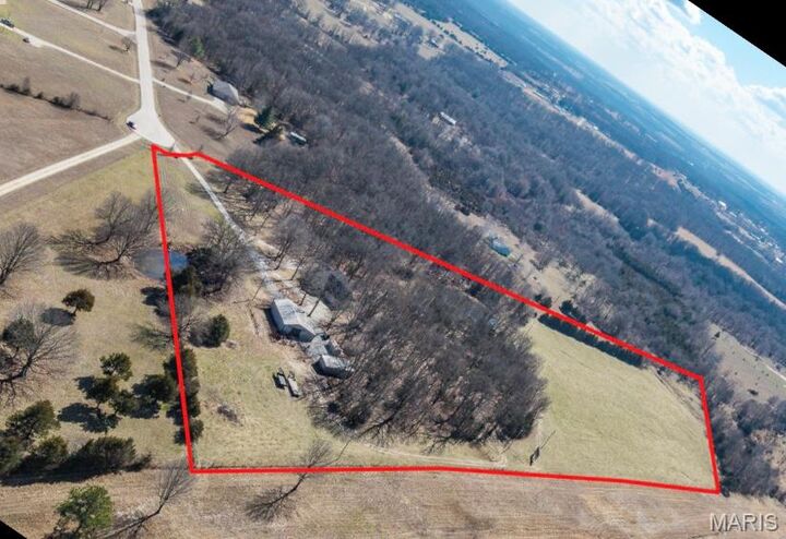 Property Photo:  18521 Oak Tree Lane  MO 65722 