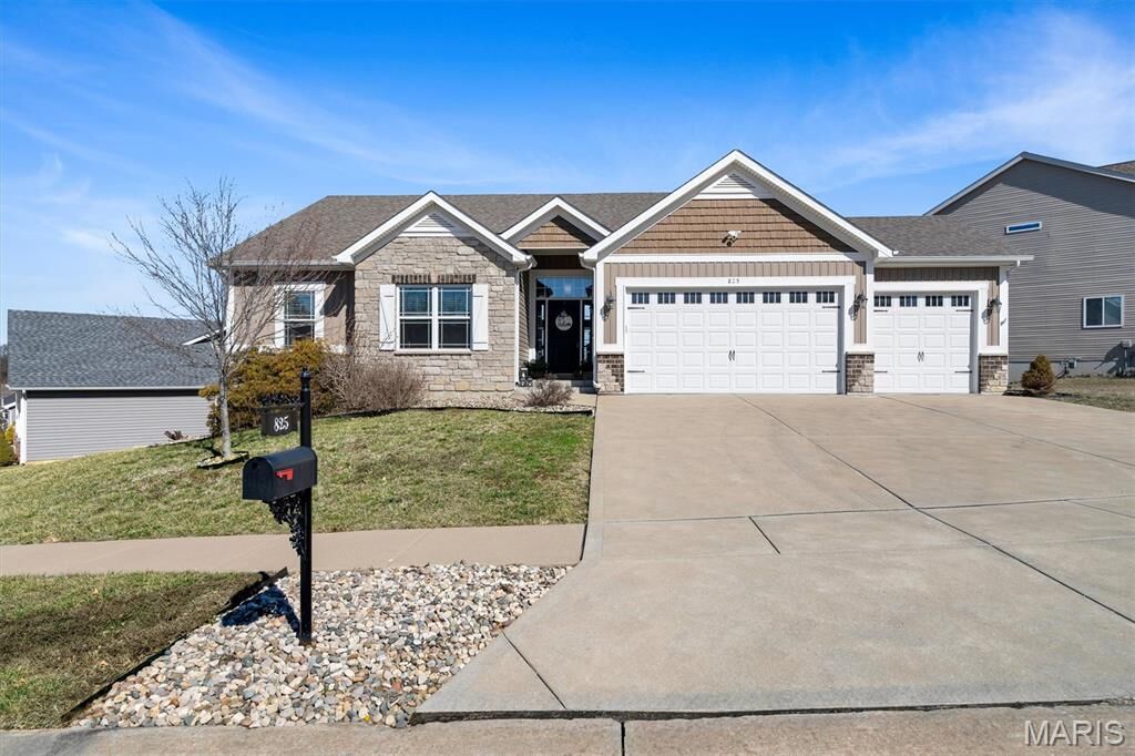 Property Photo:  825 Liberty Creek Drive  MO 63385 