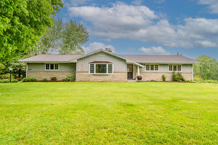 Property Photo:  2800 Mayflower Road  MI 49120 