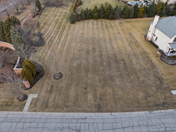 Property Photo:  5N285 Prairie Lakes Boulevard  IL 60175 