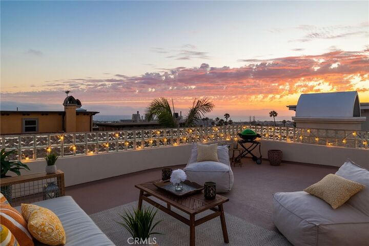 Property Photo:  611 N Lucia B  CA 90277 