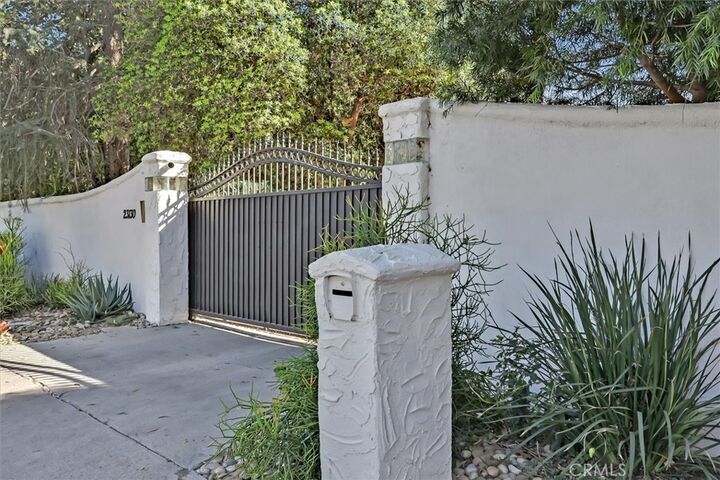 Property Photo: 23130 Oxnard Street CA 91367