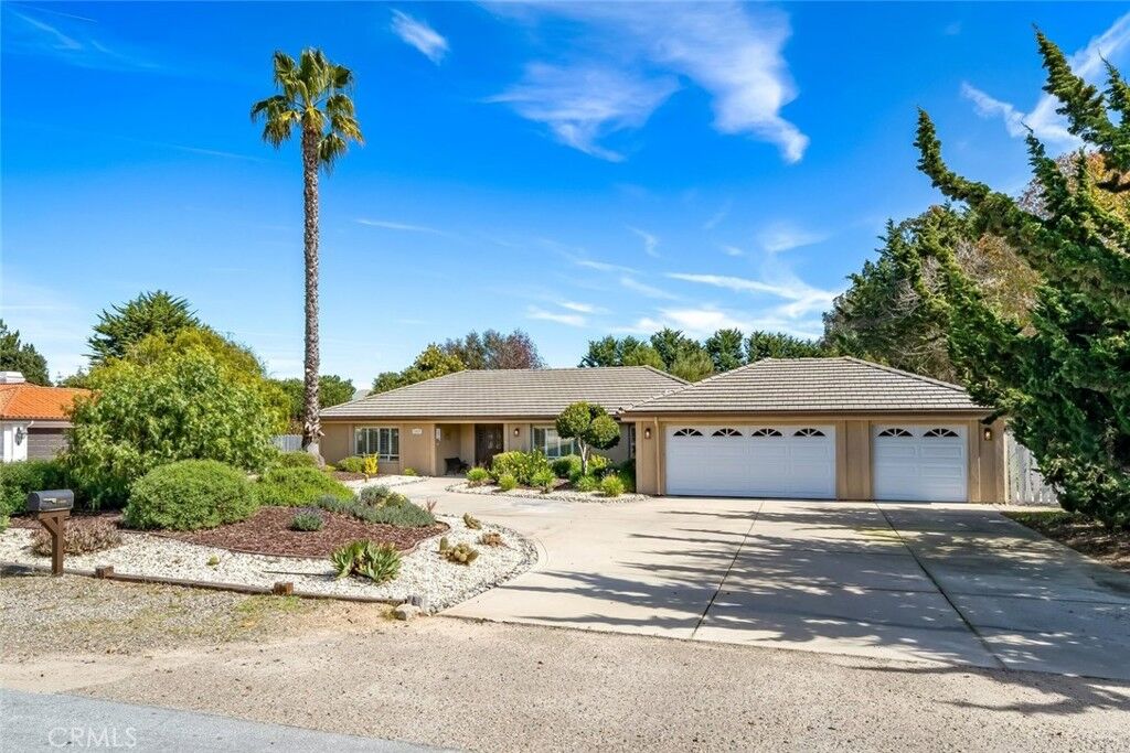 Property Photo:  1089 Olympic  CA 93444 