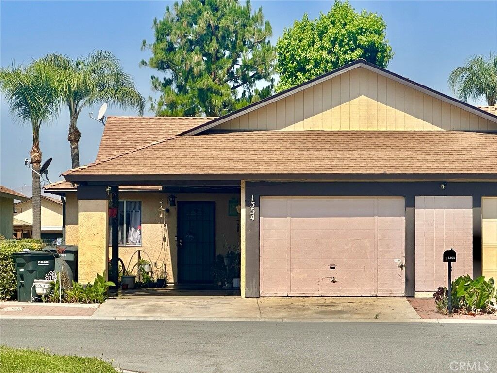 Property Photo:  1354 Bushy Tail Trail  CA 92583 