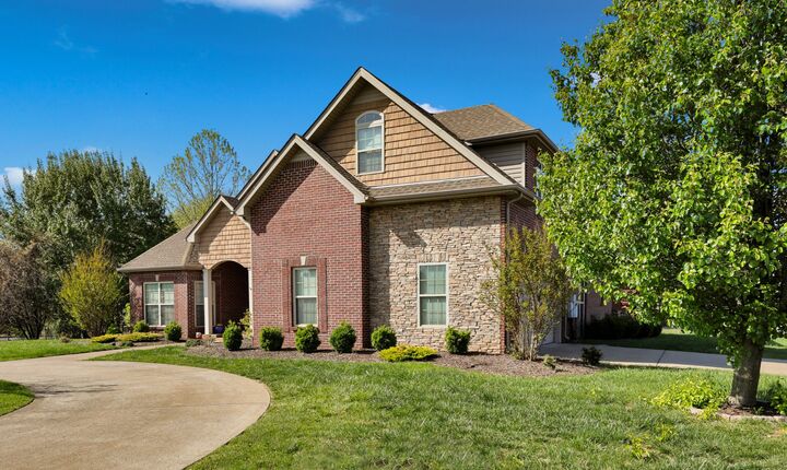 Property Photo:  1076 Willow Cir  TN 37043 