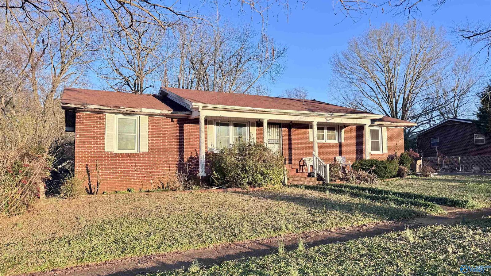 Property Photo: 604 Memorial Drive SW AL 35601