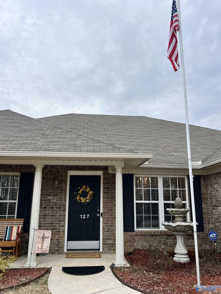 Property Photo: 127 Edgebrook Drive AL 35739