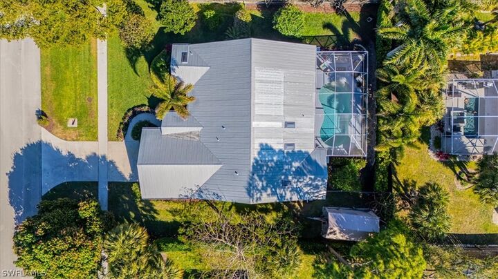 Property Photo:  2442 Outrigger Lane  FL 34104 