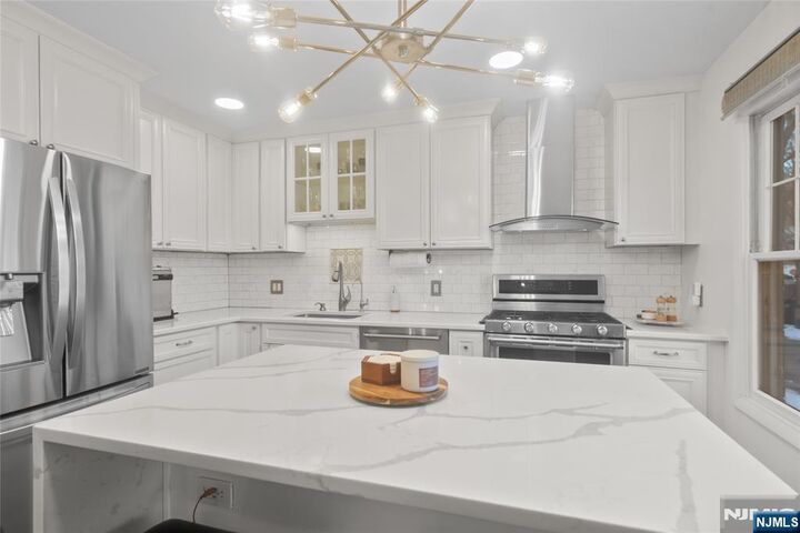 Property Photo:  21 Grand Cove Way  NJ 07020 