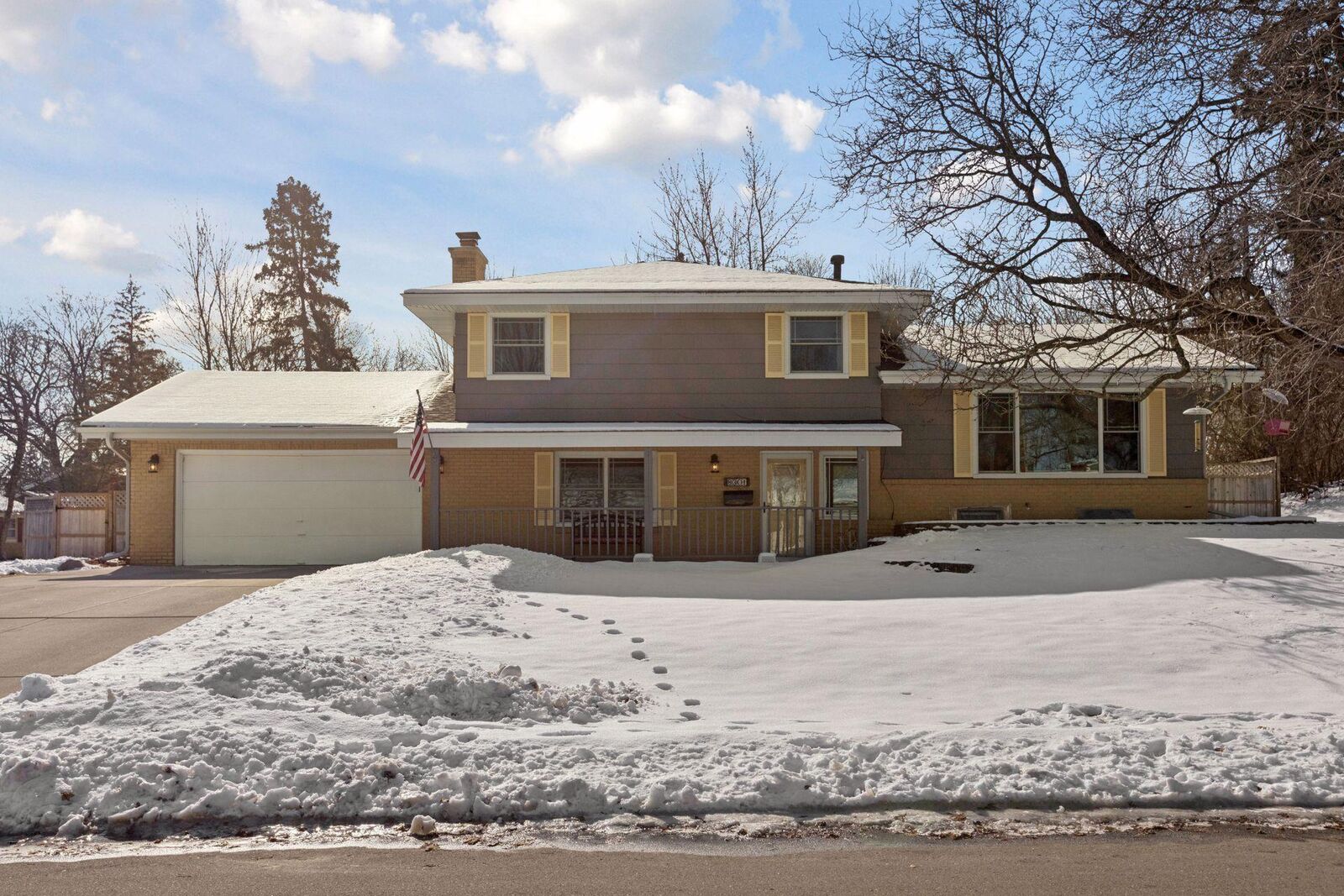 Property Photo: 8301 34th Avenue N MN 55427