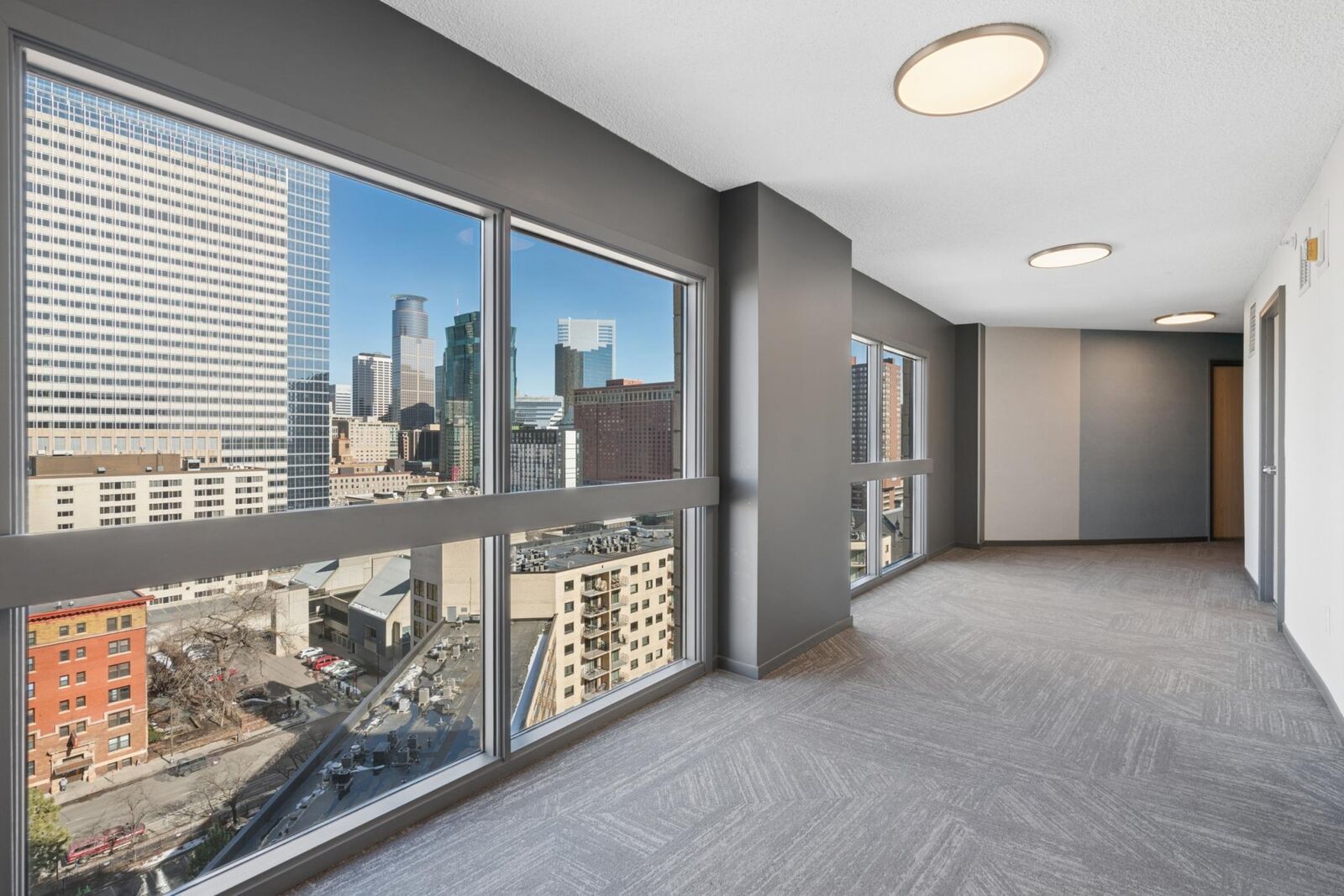 Property Photo:  1225 Lasalle Avenue 1701  MN 55403 