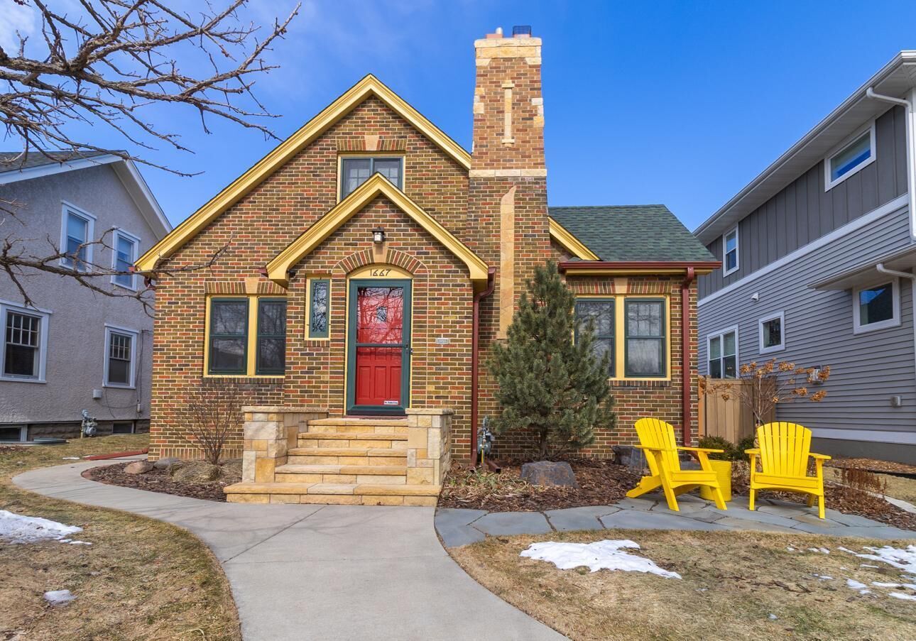 Property Photo:  1667 Niles Avenue  MN 55116 