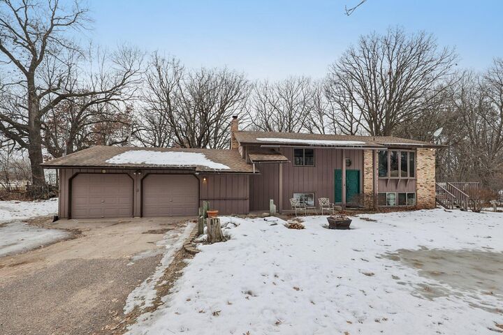 Property Photo:  26324 Chisholm Street NE  MN 55040 