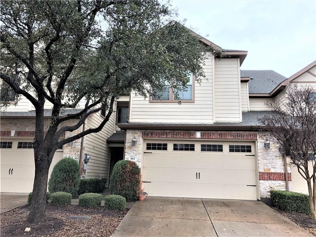 Property Photo: 802 Apple Hill Drive TX 75013