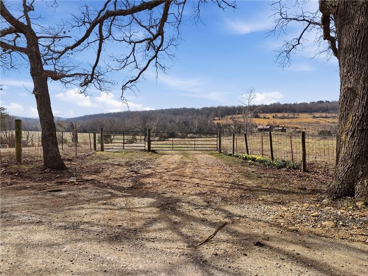 Property Photo: 1143 Madison 7615 AR 72740