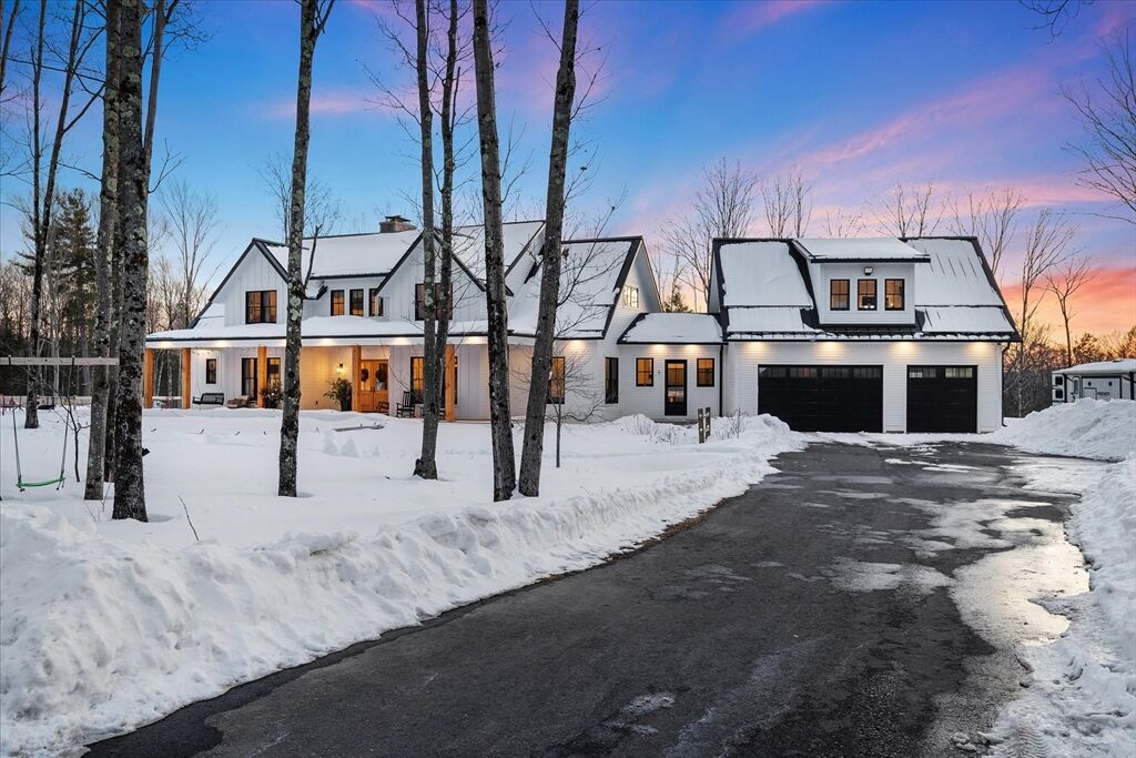 Property Photo:  5 Blueberry Hill Rd  MA 01027 