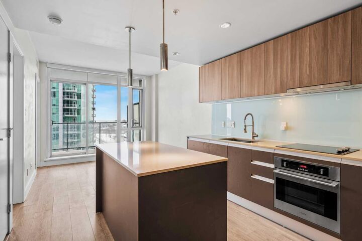 Property Photo: 1122 3 Street SE 1403 AB T2G 1H7