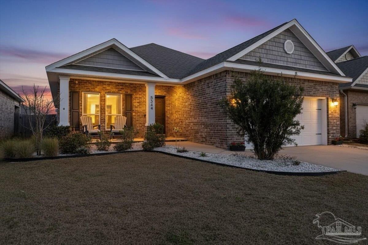 Property Photo: 5344 Red Shoulder Rd FL 32571