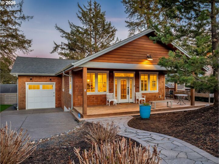 Property Photo:  777 N Marion Ave  OR 97138 