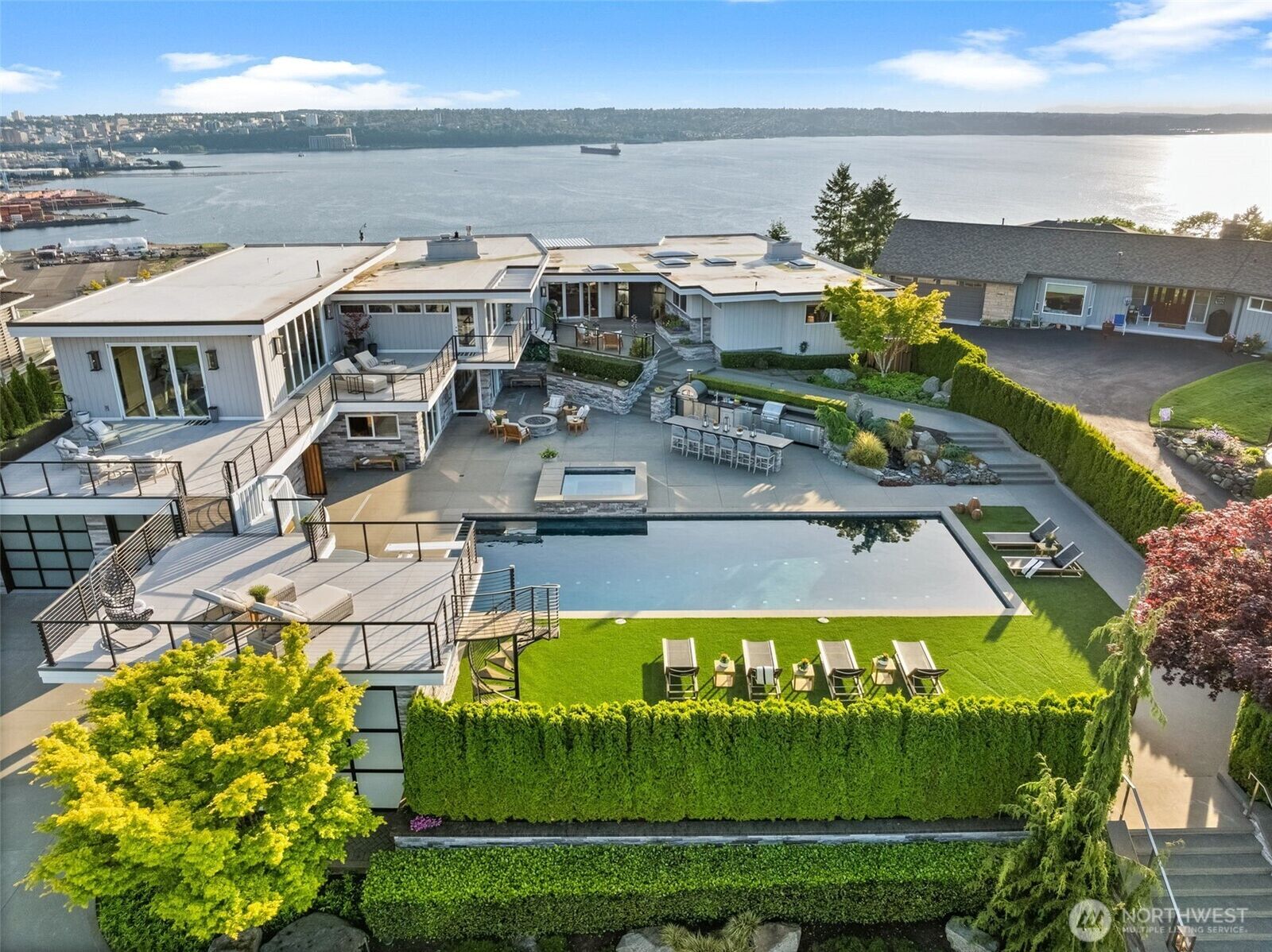 Property Photo:  3404  Shorecliff Drive NE  WA 98422 