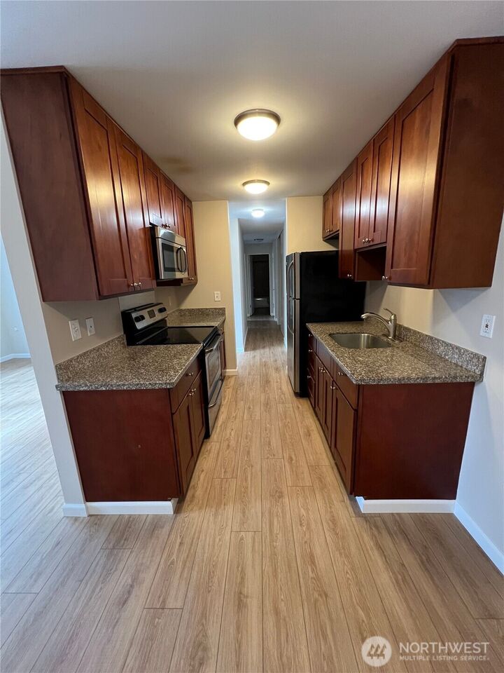 Property Photo:  3326  Lombard Avenue 3  WA 98201 