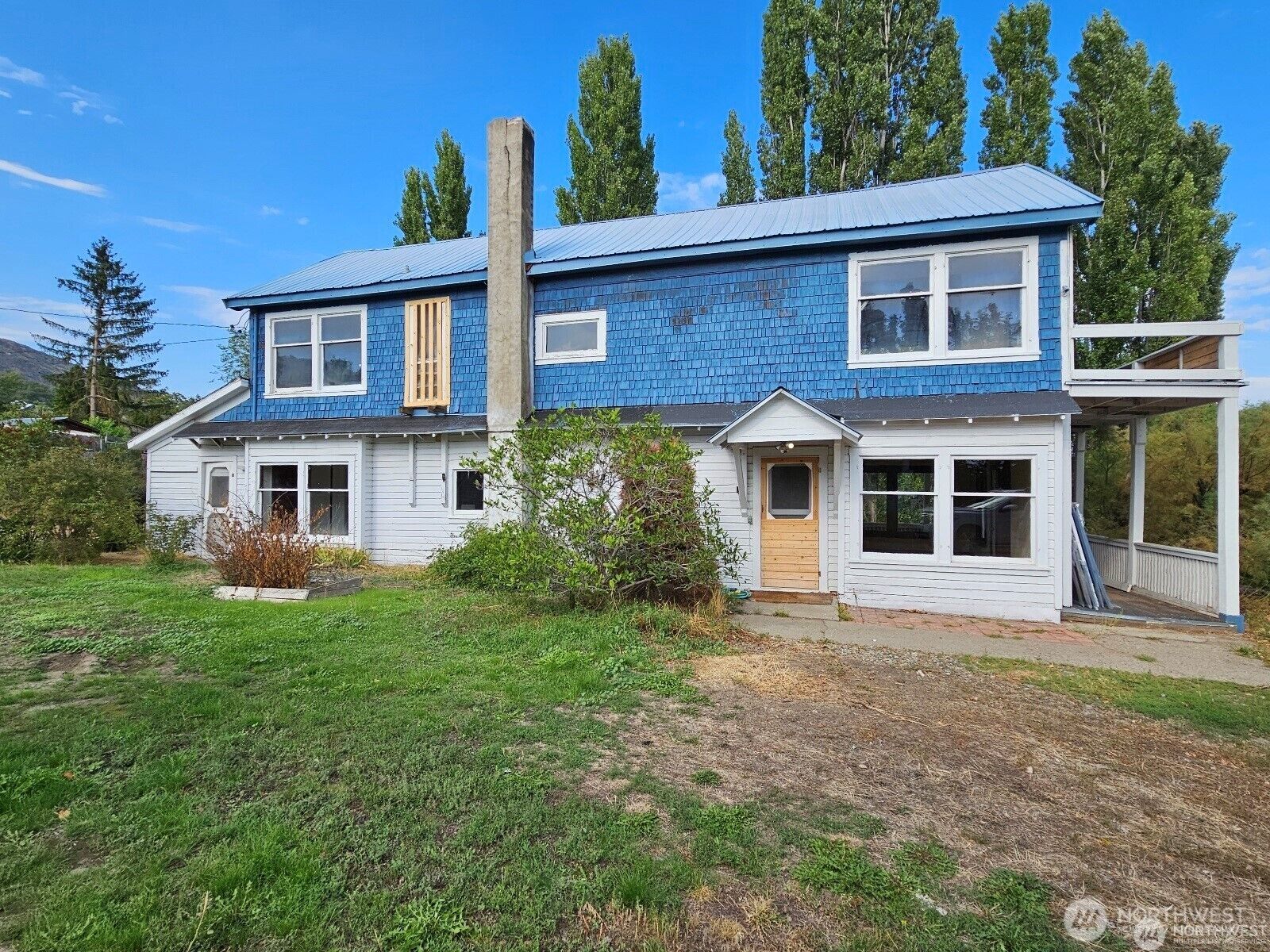 Property Photo:  1610  Ironwood Street  WA 98844 