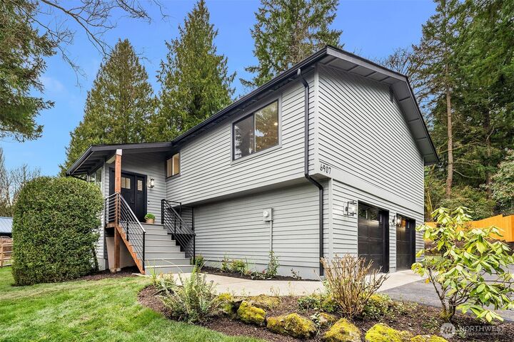 Property Photo: 6907 96th Avenue SE WA 98040