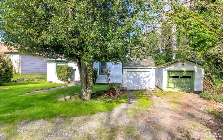 Property Photo:  1434 S 103rd Street  WA 98168 