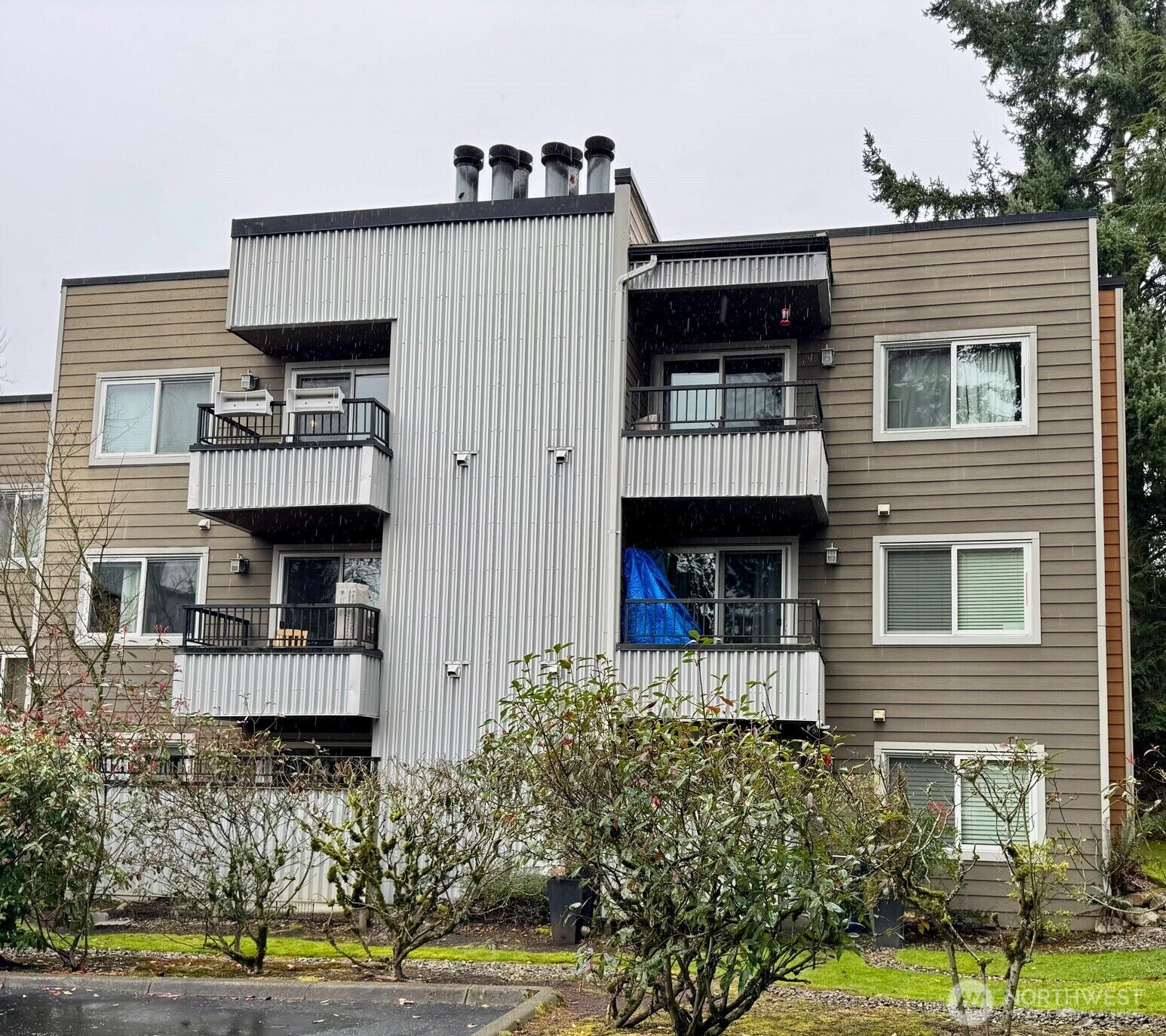 Property Photo: 746 Kirkland Circle F101 WA 98033