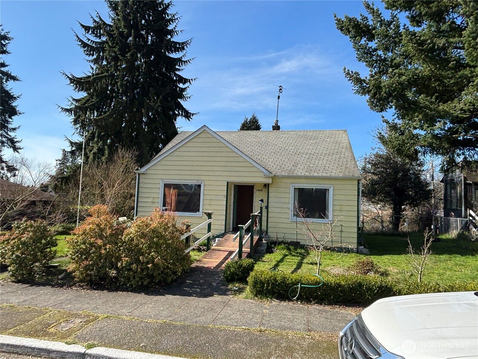 Property Photo: 1944 S Ash Street WA 98405