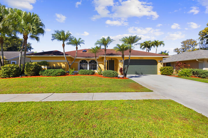 Property Photo: 1952 Primrose Lane FL 33414