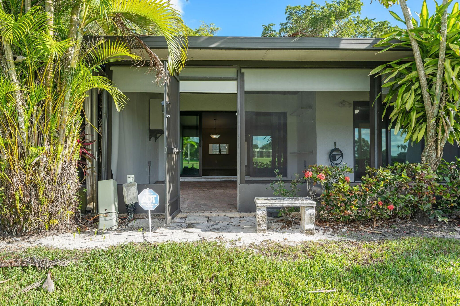 Property Photo:  370 Fairway Circle 13  FL 33326 