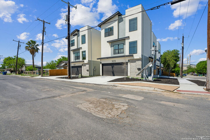 Property Photo:  307 S Olive St  TX 78203 