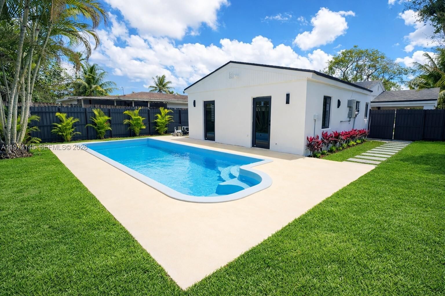 Property Photo: 1645 NE 180th St FL 33162