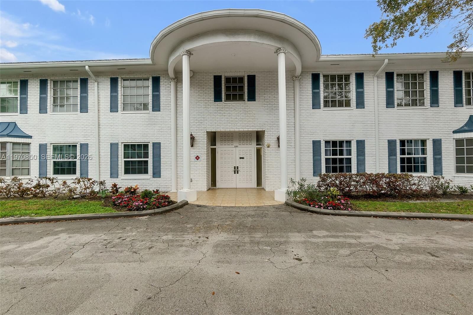 Property Photo: 2180 NE 67th St 723 FL 33308