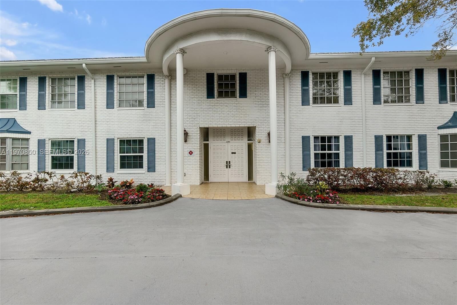 Property Photo:  2180 NE 67th St 723  FL 33308 