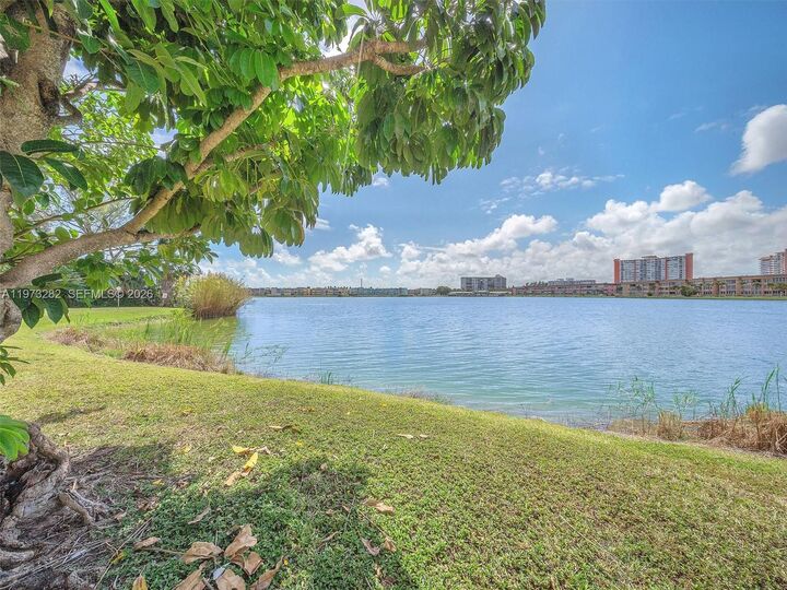 Property Photo:  1530 NE 191st St 306  FL 33179 