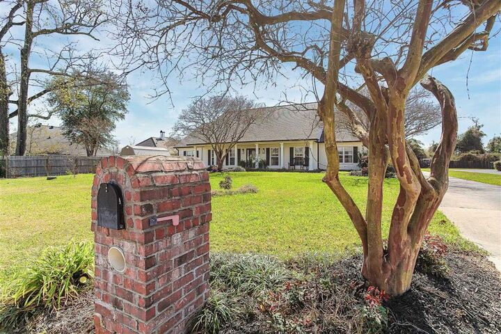 Property Photo:  2807 Saint Francis Forest Drive  LA 70605 