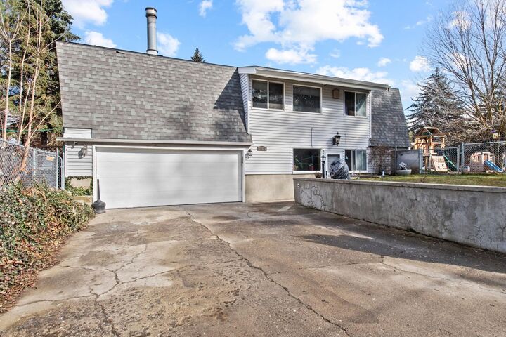 Property Photo: 15621 E Saltese Rd WA 99037