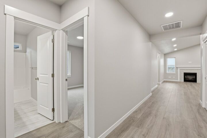 Property Photo:  5341 N Sun Beam Ln Orchard  WA 99217 